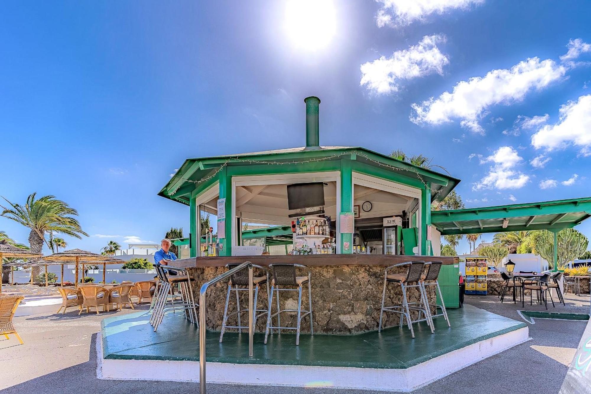 Fantástico apartamento en Las Coronas, gran terraza con vistas al mar y recién reformado completamente Costa Teguise Exterior foto
