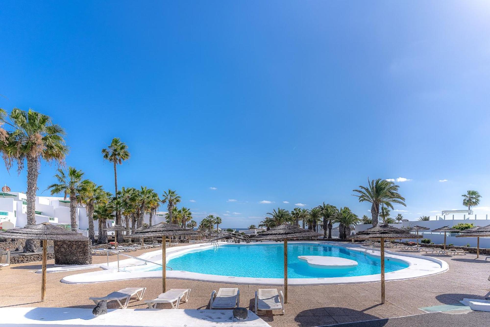 Fantástico apartamento en Las Coronas, gran terraza con vistas al mar y recién reformado completamente Costa Teguise Exterior foto