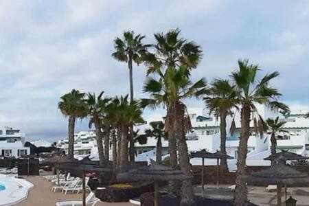 Fantástico apartamento en Las Coronas, gran terraza con vistas al mar y recién reformado completamente Costa Teguise Exterior foto